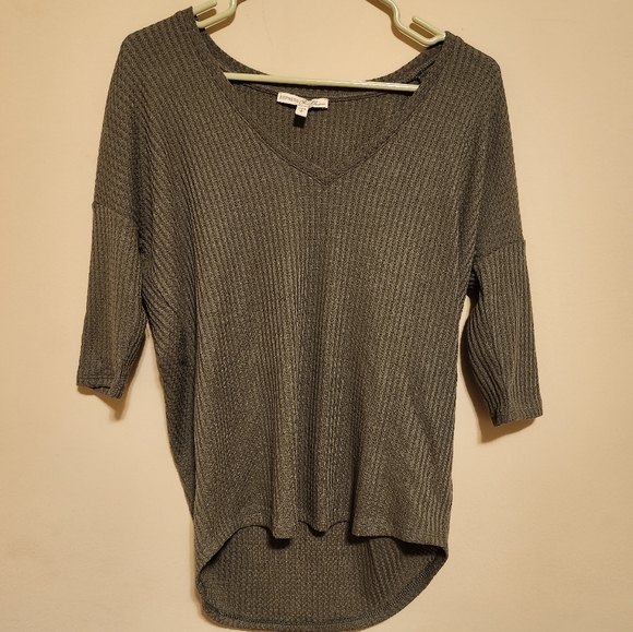 Express Three-Quarter Sleeve V-Neck Knitted Sweater - Picture 1 of 4